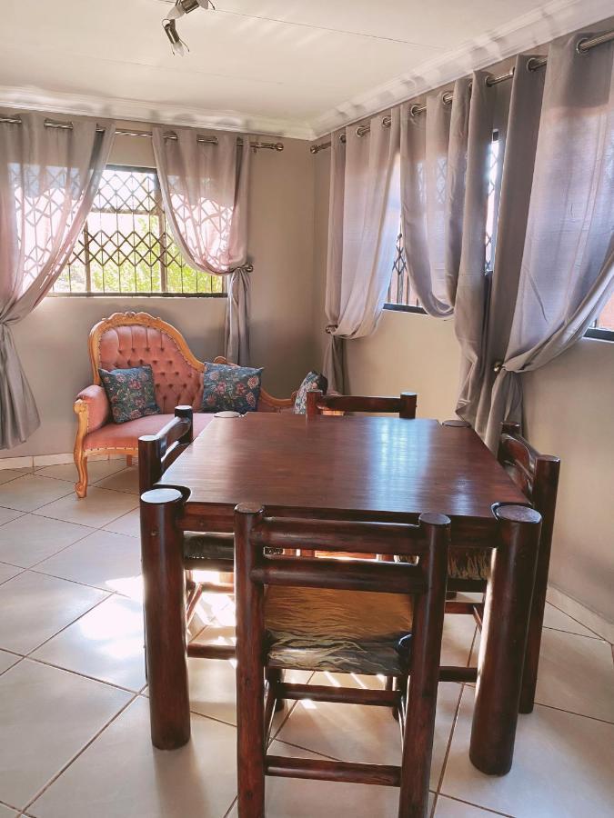 The Wilds Lodge Kuruman Ngoại thất bức ảnh