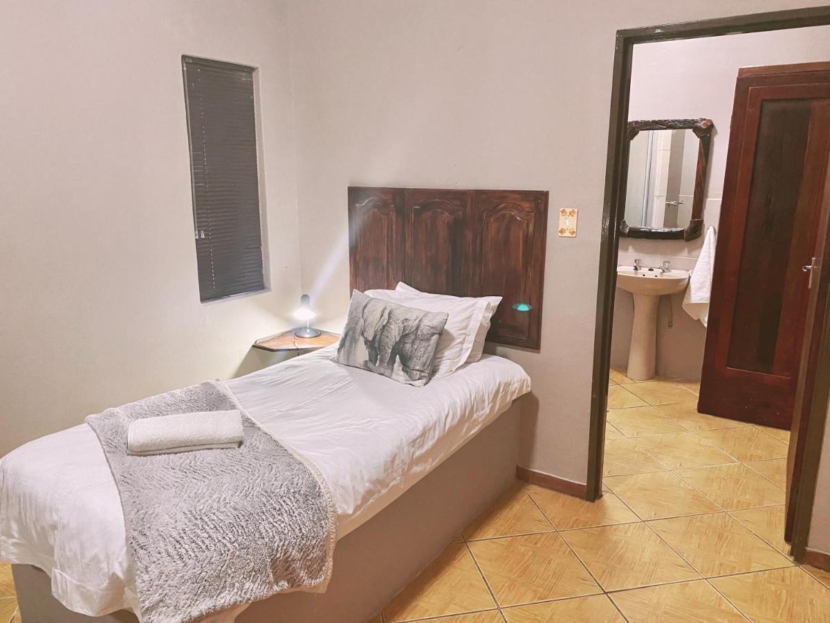 The Wilds Lodge Kuruman Ngoại thất bức ảnh